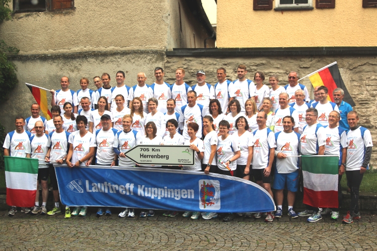 Gesamt-Team-Aufnahme-vor Start - 750 - 